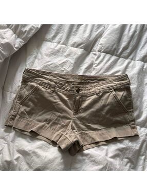 cream y2k hollister mini shorts